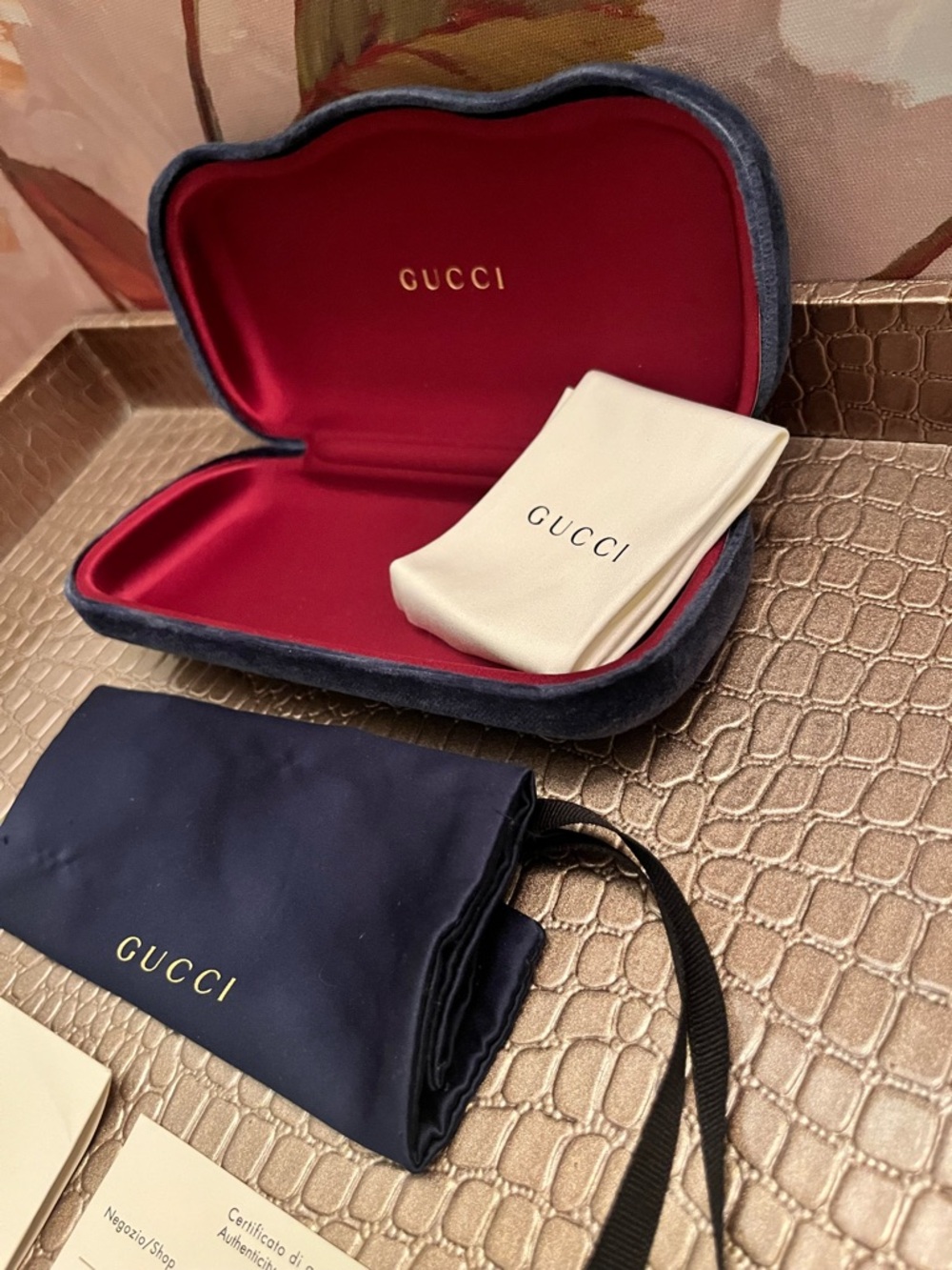 Gucci Navy Velvet Eyewear Case w/Red Lined Interior & Pouch, Linen, & COA Card - Picture 5 of 10